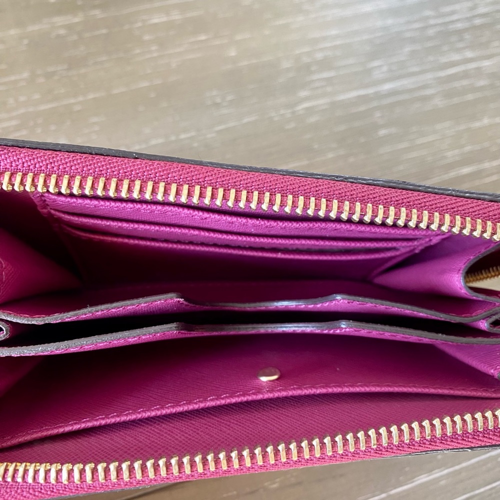 Michael Kors wristlet wallet - Picture 5 of 5
